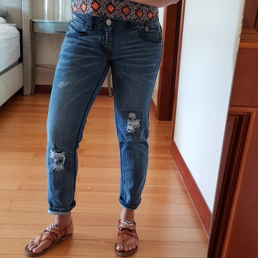 Jolt distressed boyfriend skinny jeans size1